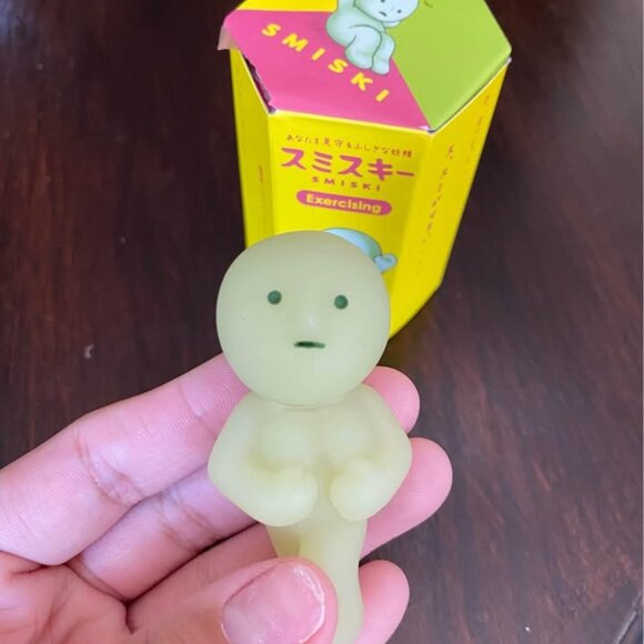 Smiski Exercising Secret Rare Chase - Muscle Flexing - Picture 2 of 5